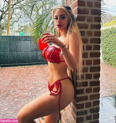 Antonela Pane modèle porno image