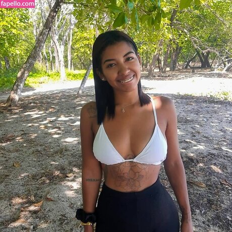 Melanie Noelia star érotique photos