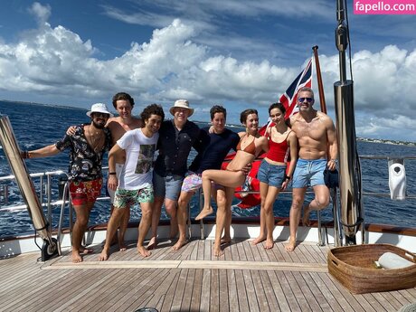 Billie Lourd star du porno en haute qualité photos