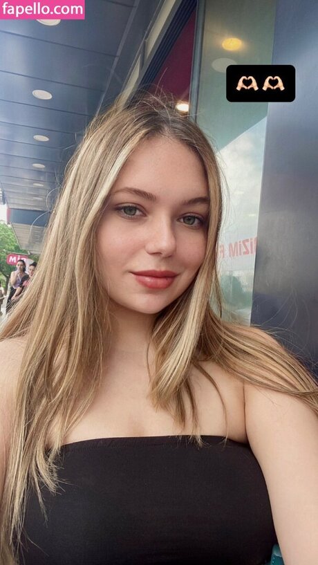 biranset actrice adulte photo