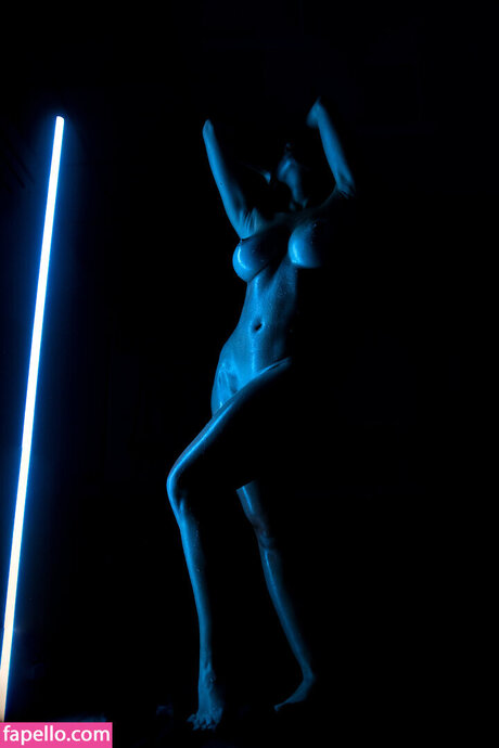 Yuliana Prokhorenko étoile adulte des photos