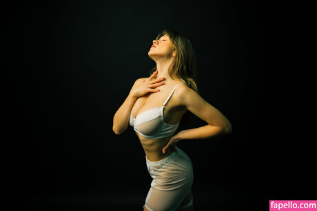 Yuliana Prokhorenko star du porno en haute qualité photo