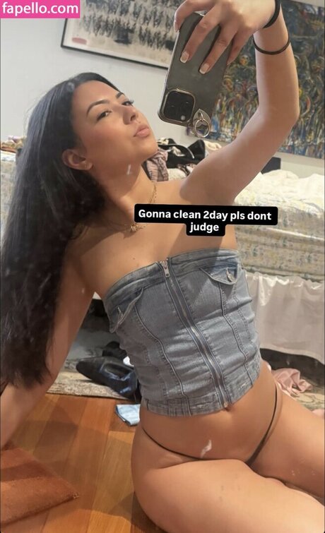 lingerie ébène onlyfans assez érotique des photos