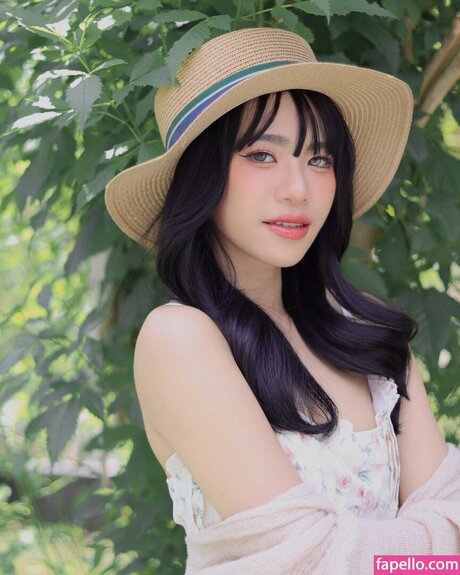 ttanuae actrice adulte photo