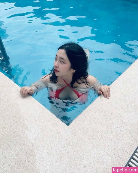 Omulet t actrice pornographique collection