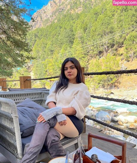 Akshita Rai Shrivastava joli modèle galeries