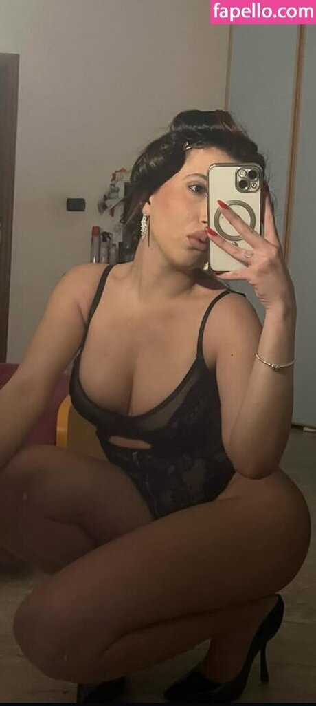 Marialuna D Amico star du porno érotique des photos