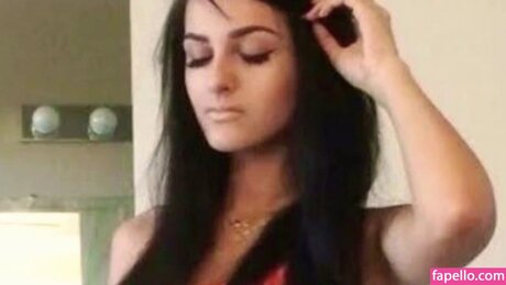 Sssniper Wolf actrice érotique photos