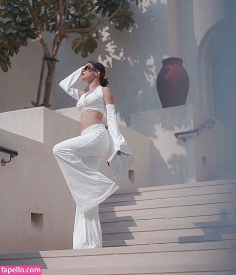 Avneet Kaur xxx étoile photos