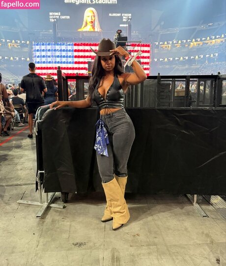 Ashley Cunningham art modèle photos