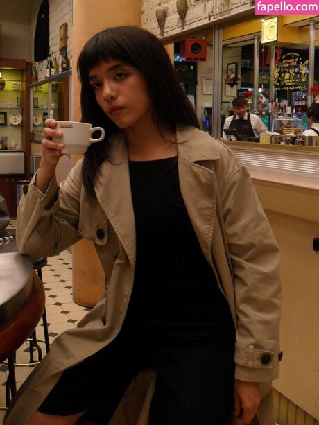 Om4ly actrice de nus des photos