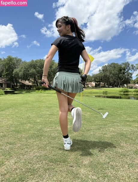 Angelina Fishtank modèle adulte archive