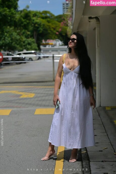 Amelie Qin modèle xxx galerie