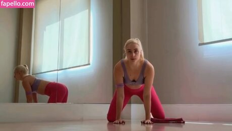 Renata Schneider star du porno érotique galerie