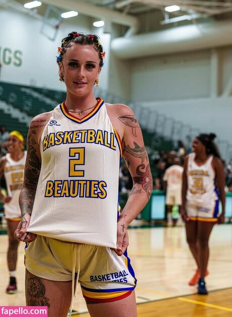 MsTattedbuckets actrice pornographique photo