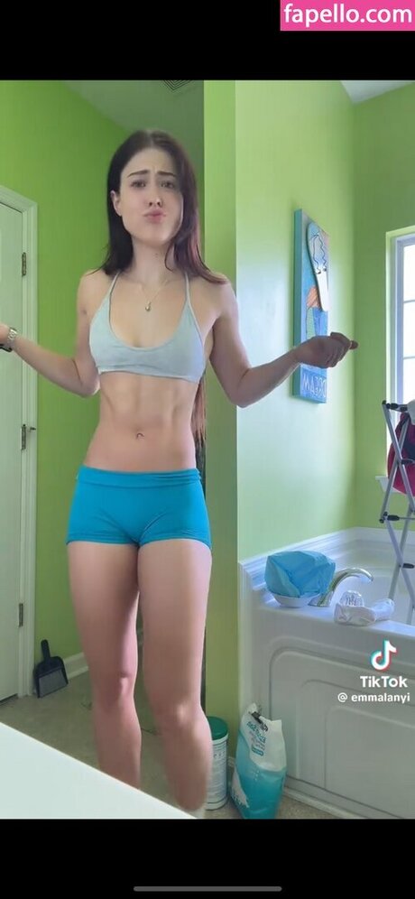 Emma Lanyi star du porno sympa img