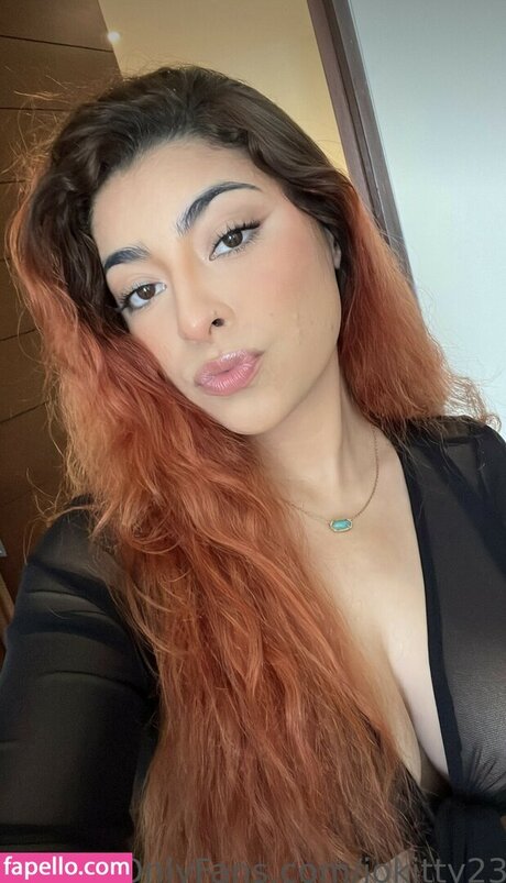 jolie23x modèle pornographique des photos