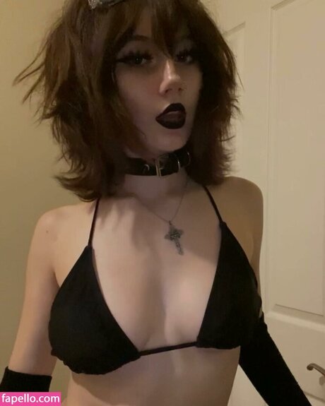 Trinity Manaj étoile galeries