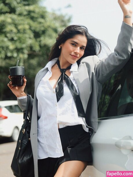 Meghna Kaur actrice pornographique galeries