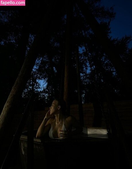 Dasha Grivina jolie étoile collection