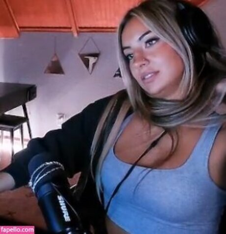 Honeyxxo modèle joli des photos