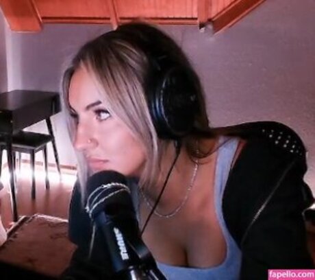 Honeyxxo actrice galeries