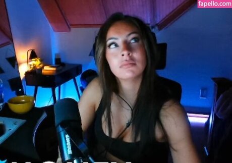 Honeyxxo modèle porno galeries