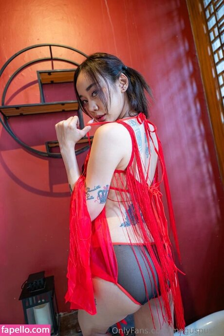 meguspusita star du porno érotique collection