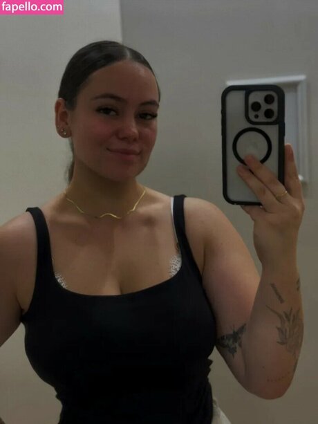 maddiewort_ modèle magnifique galeries