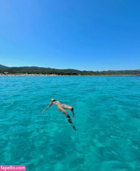 Alexandra Saint Mleux star du porno adulte photos