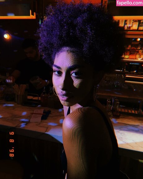 Jasmine Chola star du porno de haute qualité image