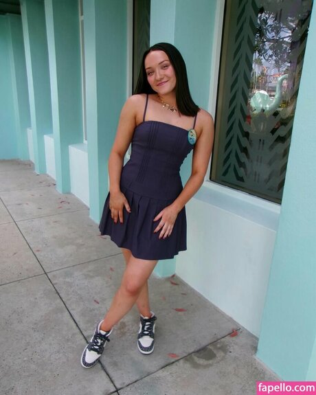 Izzy Moreno star du porno hd des photos