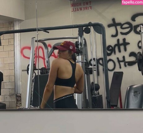 Izzy Moreno modèle joli galerie