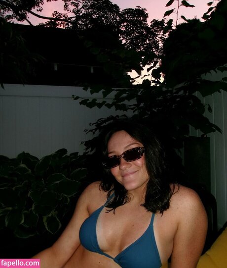 Izzy Moreno modèle xxx galerie