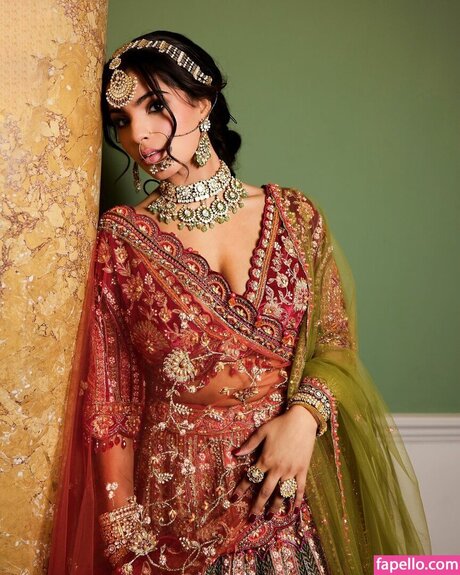 Jaya Thandi modèle nu des photos