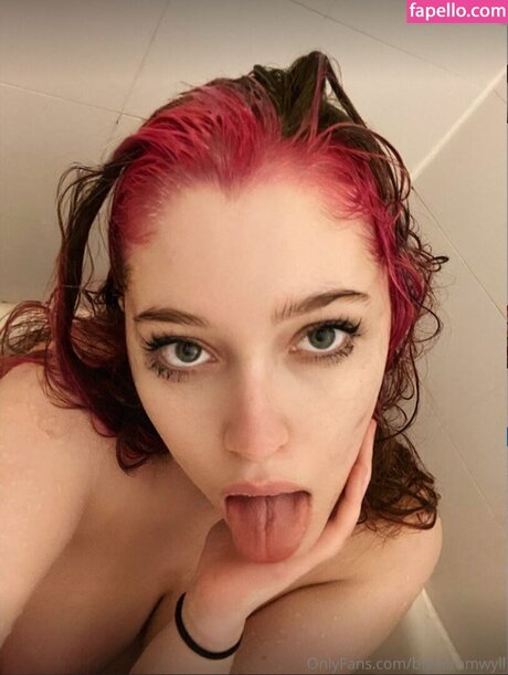 Blue Cromwyll star du porno en haute qualité photo