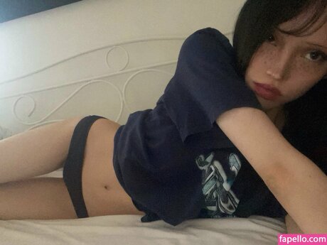 Eieniffy modèles nus collection