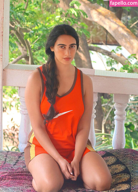 Megha Shukla beau modèle archive