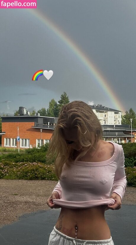 Neea Kuosmanen art de star du porno collection