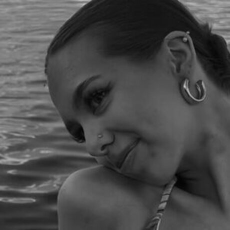 Neea Kuosmanen étoile érotique des photos