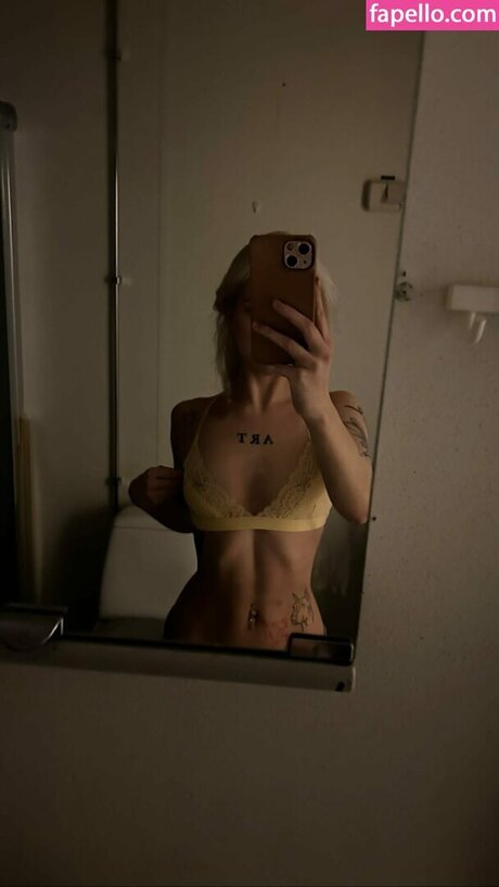 Neea Kuosmanen star du porno gratuit archive