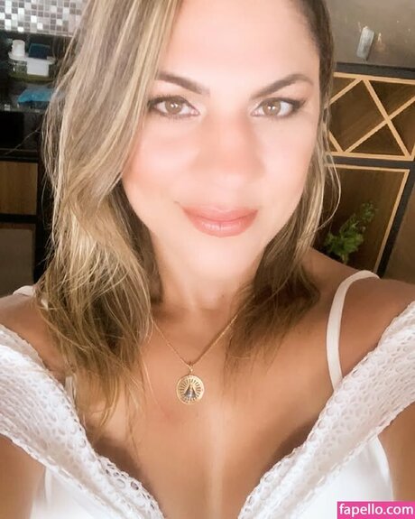Bethe Correia star du porno en haute qualité collection