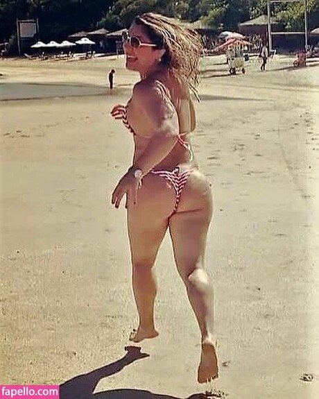 Bethe Correia modèle parfait galeries