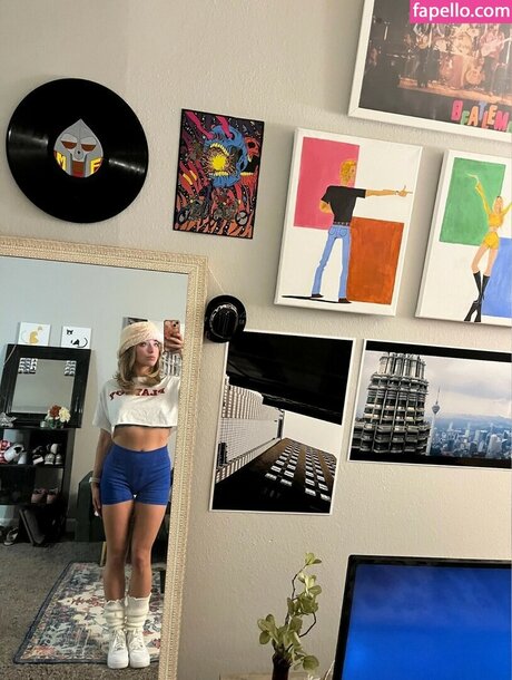 Katsiaryna Kavaleva star érotique des photos