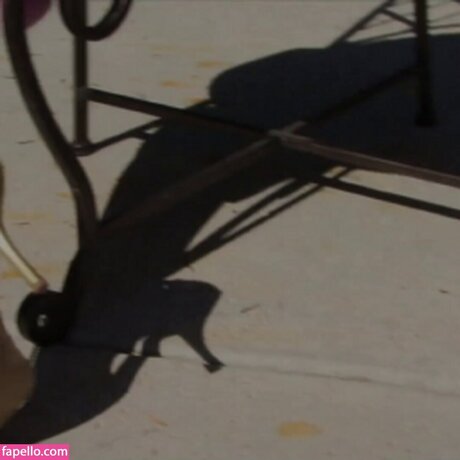 Leenuh Rae modèle érotique archive