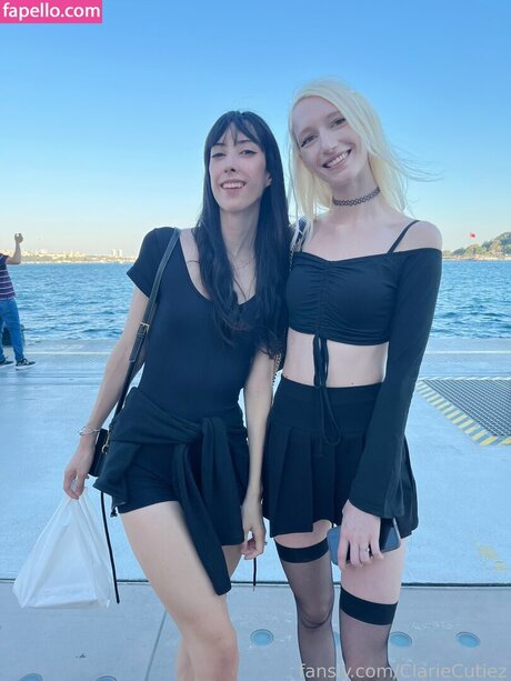 MayBunny star du porno sympa photos