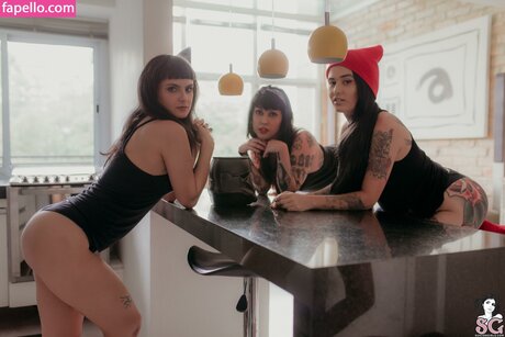 Pit Magrin nus de stars du porno galeries