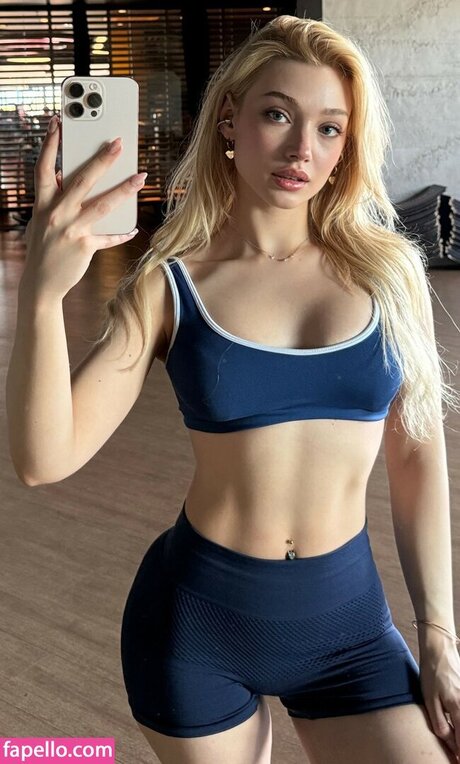 Duygu German xxx étoile galerie