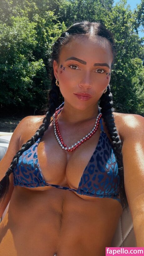 Kiana James star du porno gratuit des photos