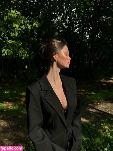 Shashka U actrice sexy photo